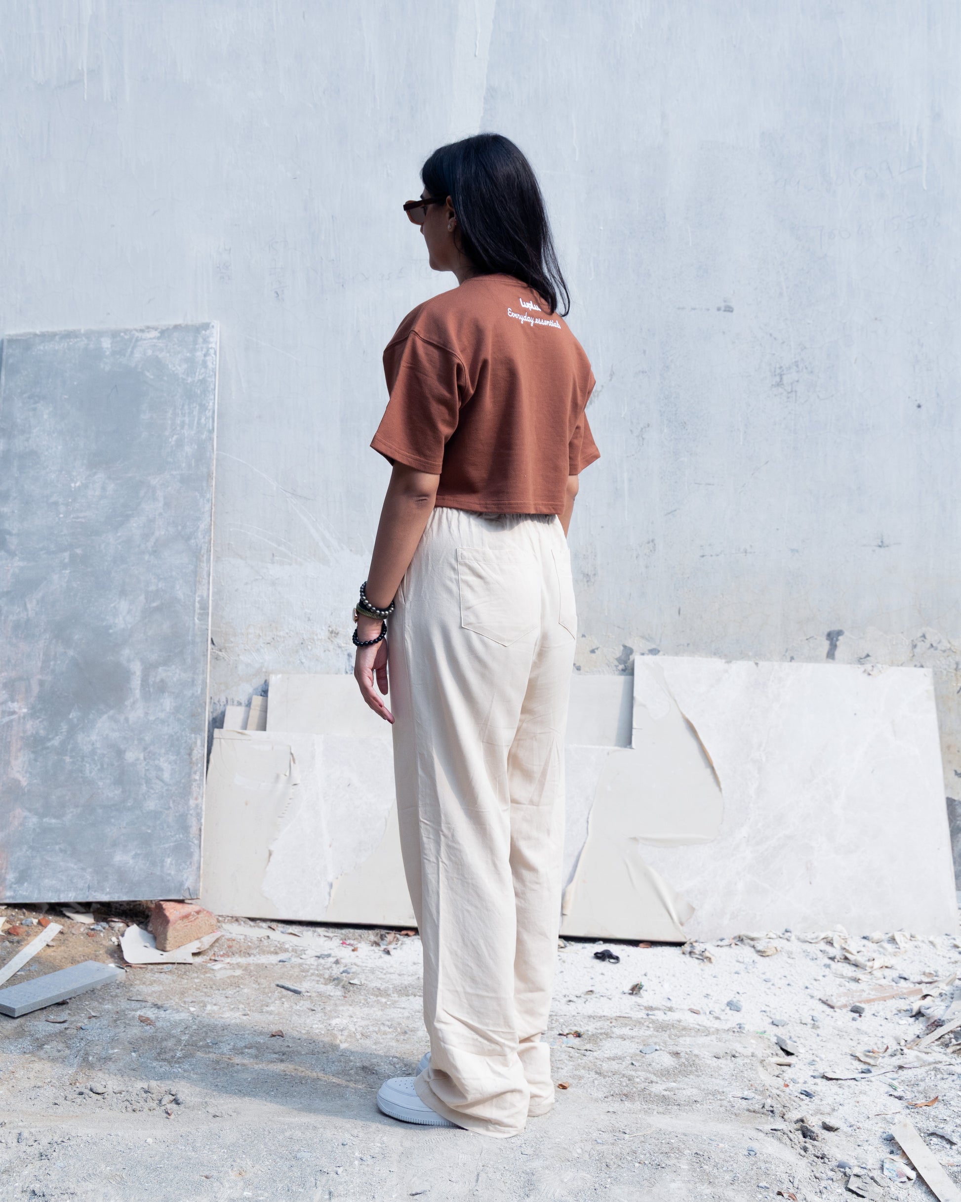 breathe crop | brown
